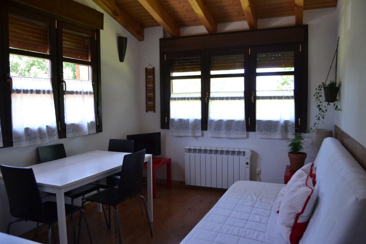 Apartamentos Rurales La Cirigüeña Oles Exterior foto